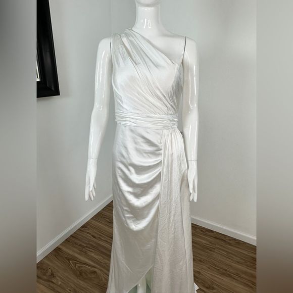 🔥🔥 Mac Duggal Draped One Shoulder Gown - Picture 9 of 12